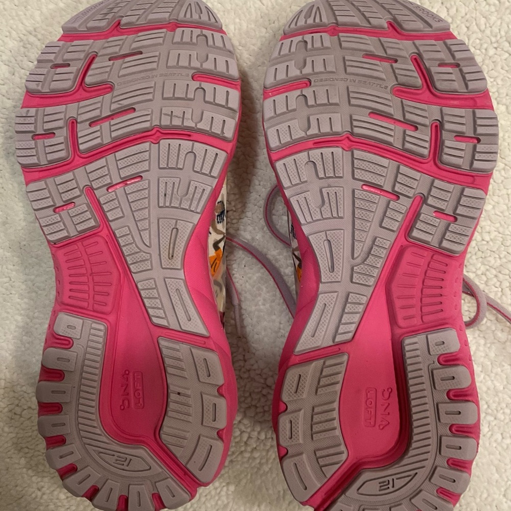 BROOKS Adrenaline Gts-21 Women’s 6 1/2
Running Shoes - Picture 7 of 7
